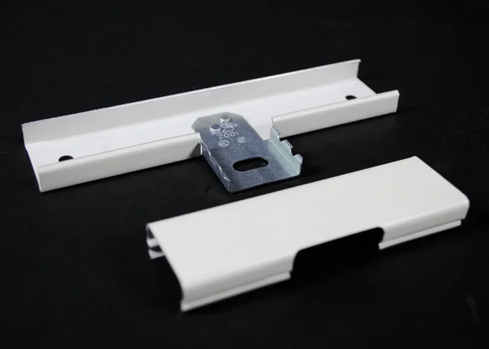 Wiremold V2015 Tee Fitting, 125V, 15A, 6L